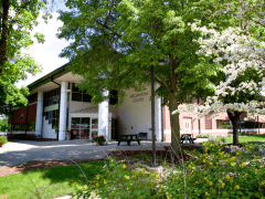Millennium Center on the 绿帽社-Springfield campus.